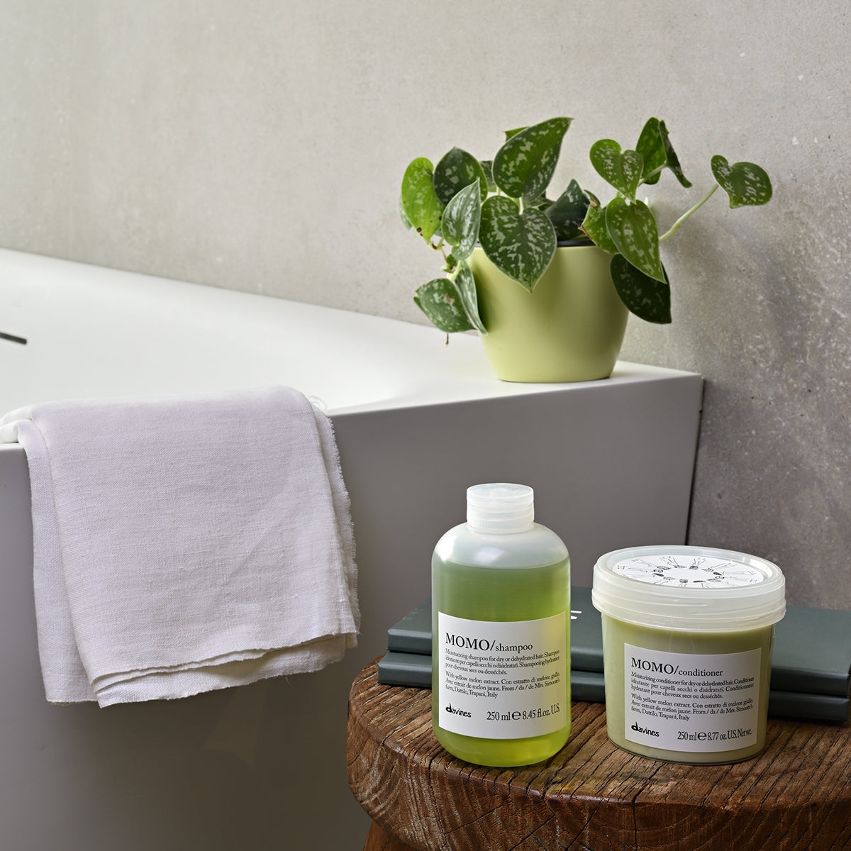 Acondicionador Hidratante Essential Momo Davines